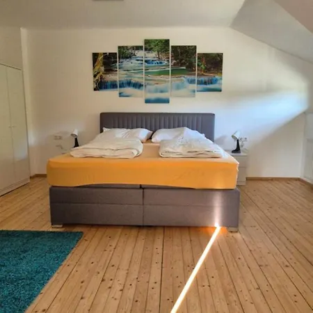 Haeuschen Vor Moosburg, Ahapartement Apartamento Ratzenegg